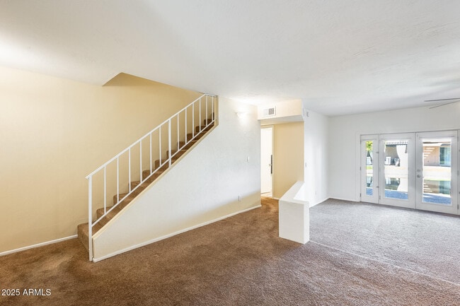 Building Photo - 2338 W Lindner Ave