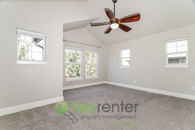 Building Photo - Modern 3 Bedroom with Office Space, Balcon...