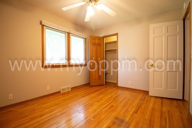 Building Photo - UPDATED 4bedroom Ranch Home!  $600 off the Deposit!!!