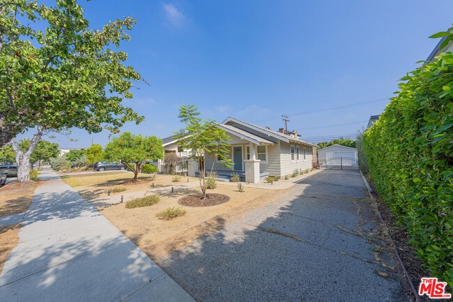 Building Photo - 361 W Wilson Ave