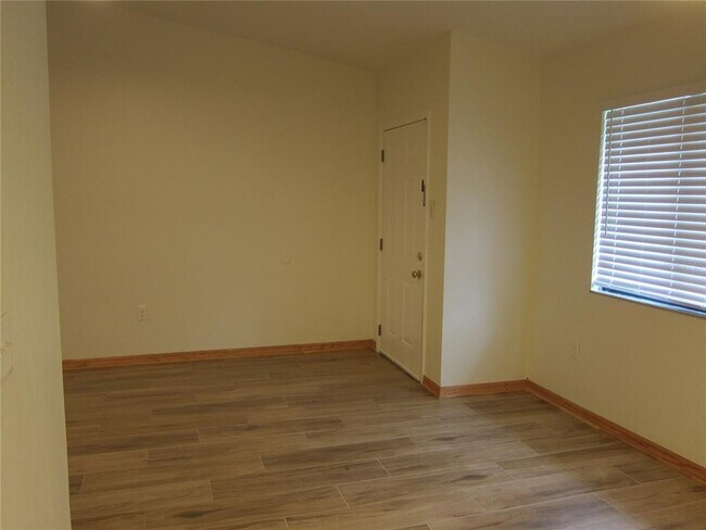 Building Photo - 7023 SW 21st Ln