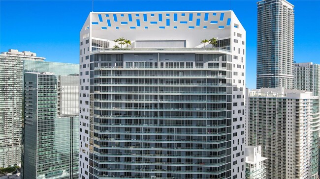 Building Photo - 1300 Brickell Bay Dr