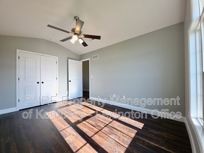 Building Photo - 106 John Davis Dr