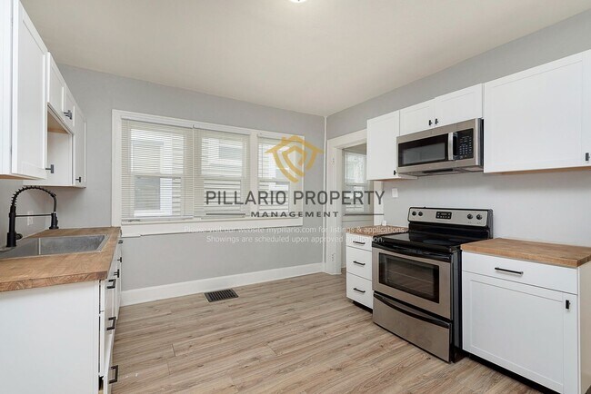 Building Photo - 615 N Gray St