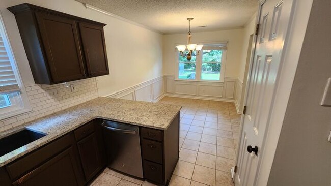 Building Photo - Three-bedroom Rancher in Concord!