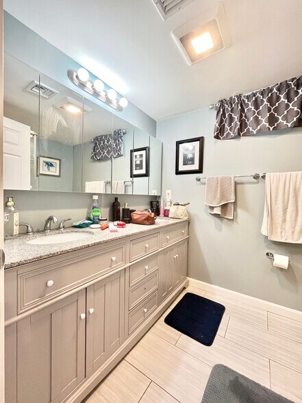 Building Photo - 190 Calumet St