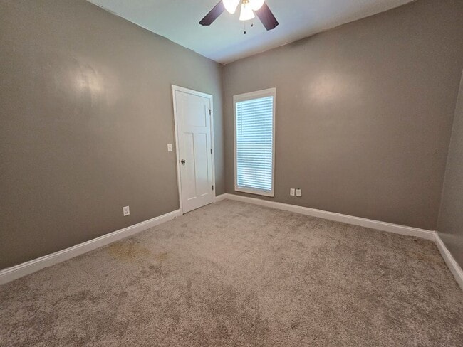 Building Photo - Stylish 4-Bedroom Home with Screened Porch...