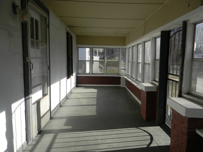Building Photo - 4305 Pulaski St