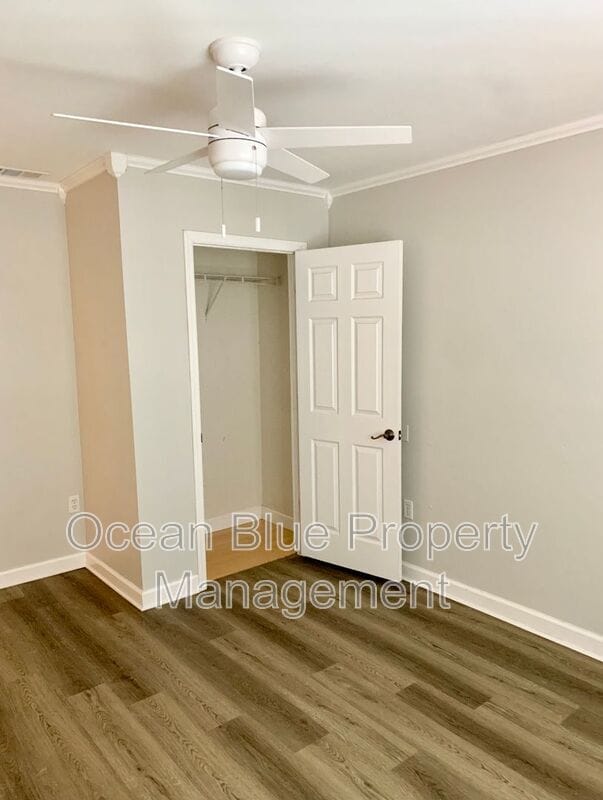 Building Photo - 11771 Raintree Dr