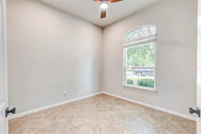 Building Photo - 245 Deep Creek Dr