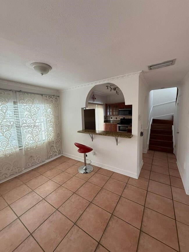 Building Photo - 10450 SW 154th Ct