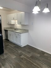 Building Photo - Cherry Hill Manor Apartments