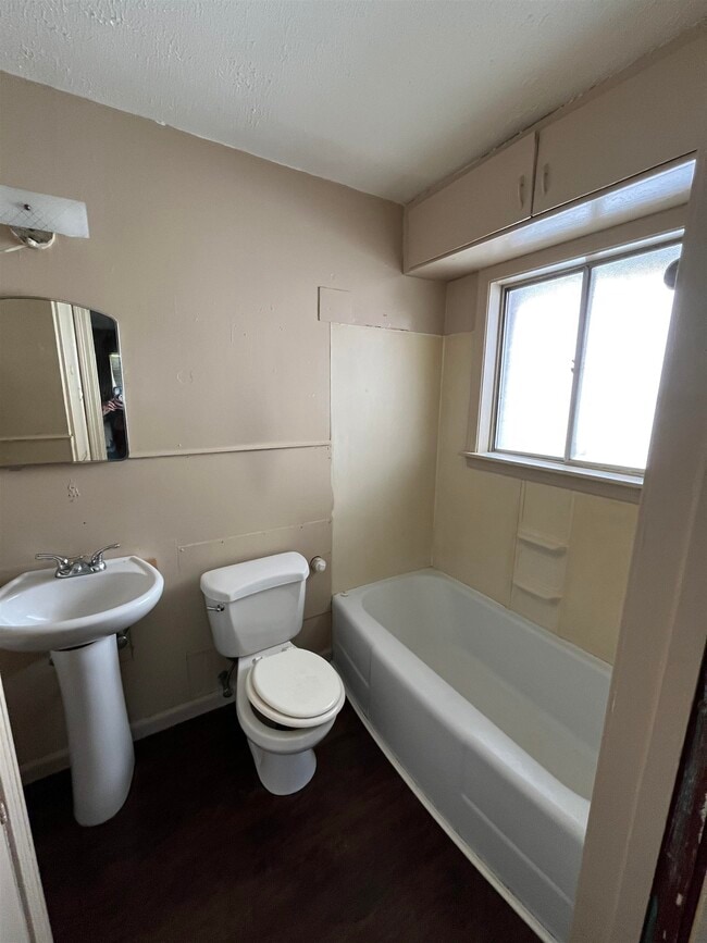 Building Photo - 1513 Cottage Ln