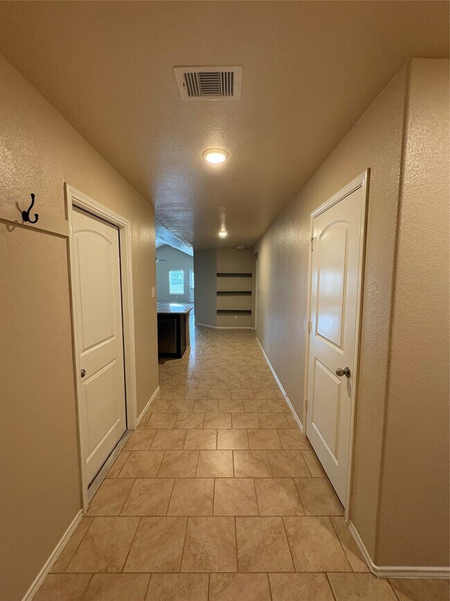 Building Photo - 9602 Paloma Creek Dr