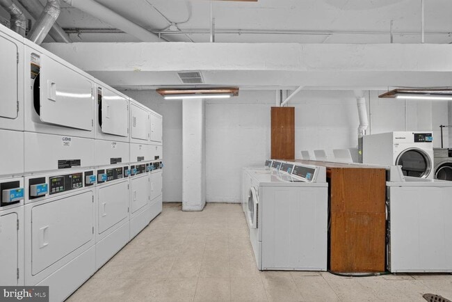 Building Photo - 1545 18th St NW