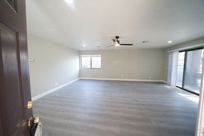 Building Photo - 5022 S Rainbow Blvd