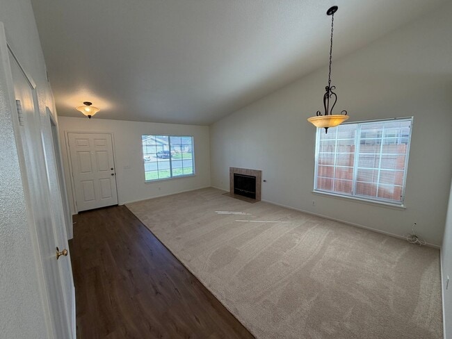 Building Photo - 1424 Via Rosa