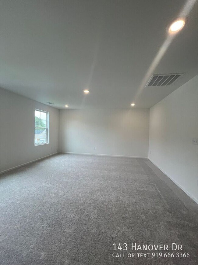 Building Photo - 143 Hanover Dr
