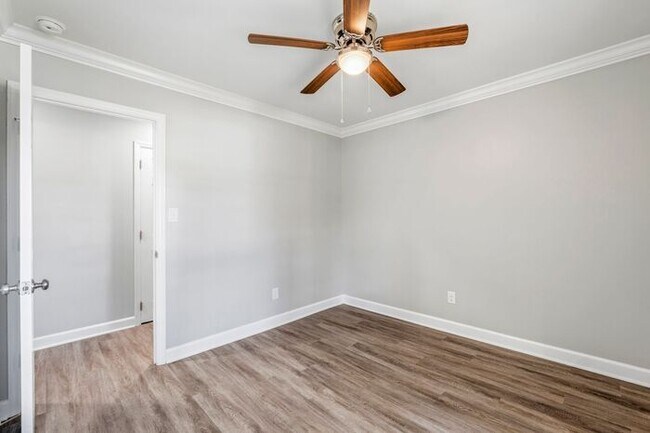 Building Photo - Great Location off of South Holden Road. 3 Bedroom 2 Bathroom Home.