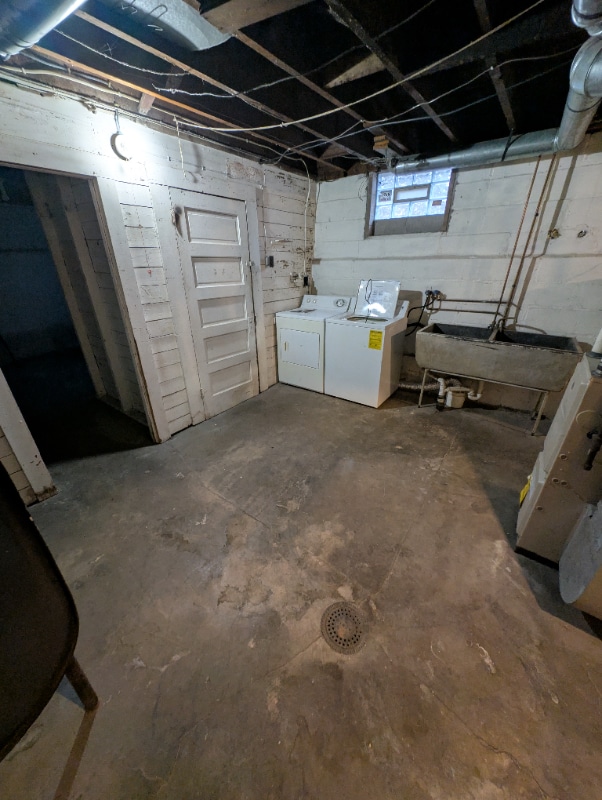 Building Photo - 928 E Grand Ave