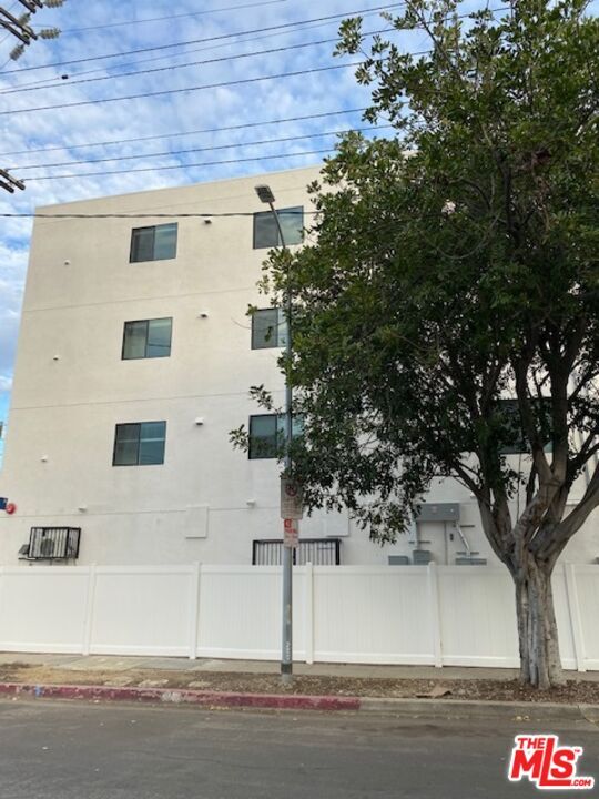 Building Photo - 9240 National Blvd