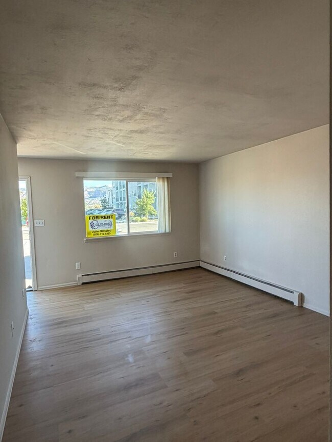 Building Photo - 561 W Pabor Way