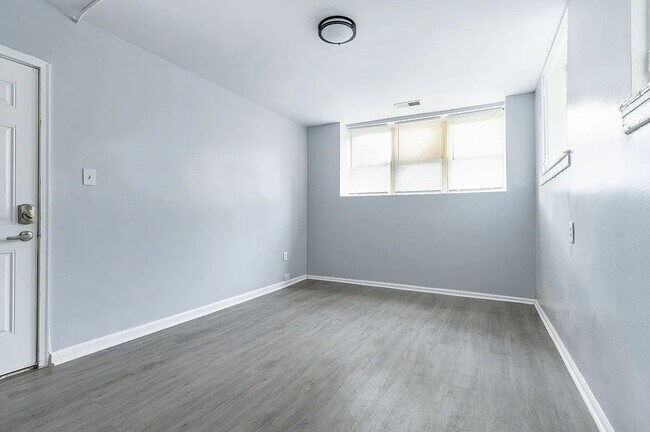 Building Photo - 6100 Nassau Rd