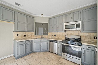 Building Photo - 11123 Gatesden Dr