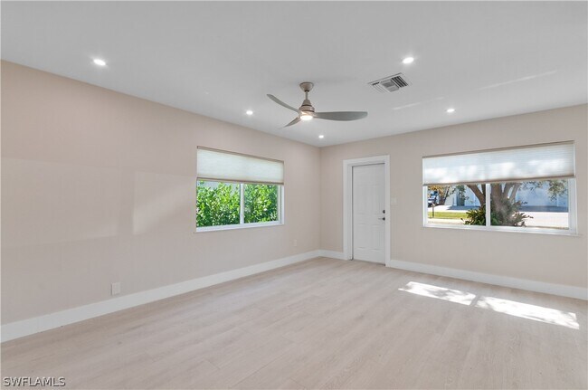 Building Photo - 2685 Van Buren Ave