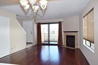 Building Photo - One Week Free Special! Modern 2 Bed 2.5Bath Townhome with Garage, Balconies & In-Unit Laundry in ...