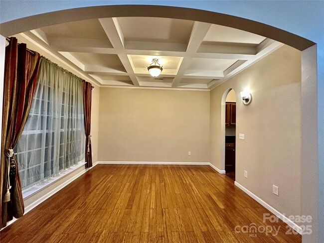 Building Photo - 1913 Thorn Crest Dr