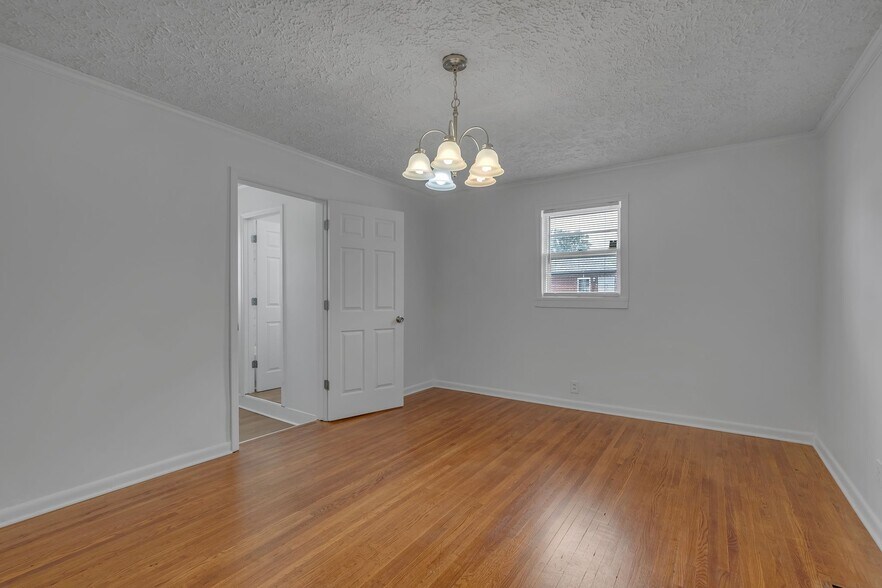 Building Photo - 1607 22nd Ave N