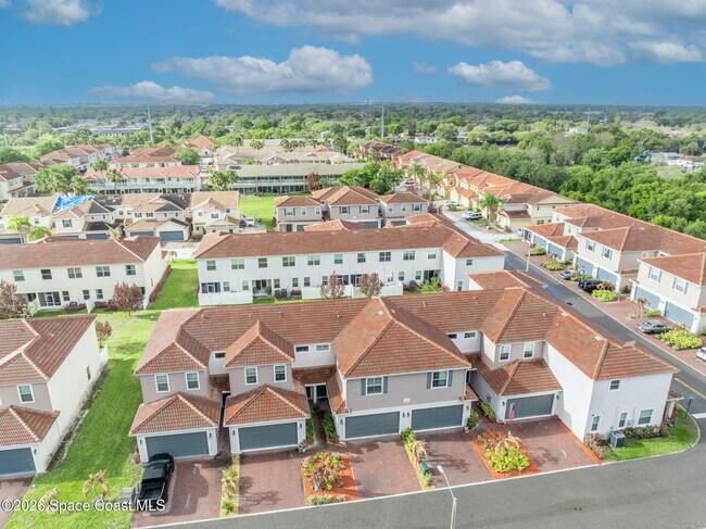 Building Photo - 1445 Isabella Dr