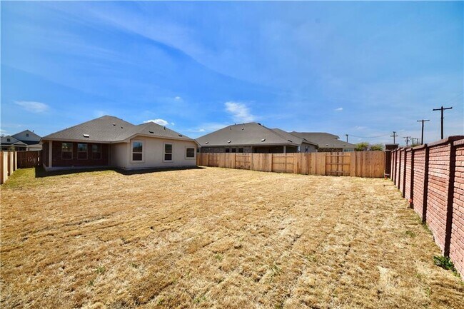 Building Photo - 1250 Chad Dr
