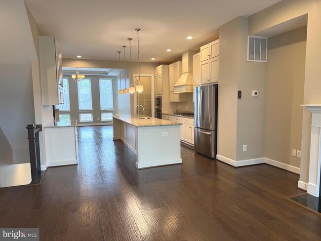 Building Photo - 20396 Roslindale Dr