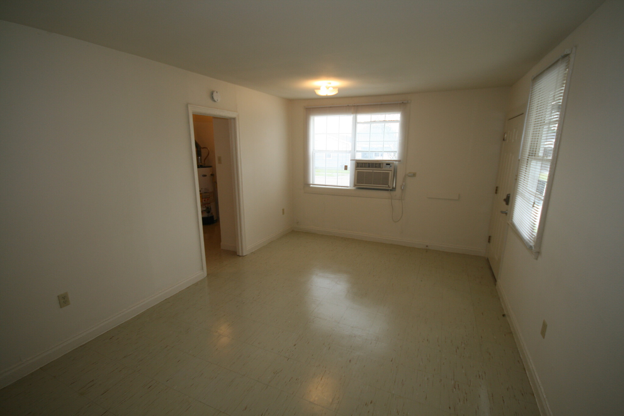 Building Photo - 2315 Rose Dr