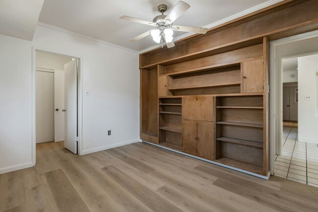 Building Photo - 4639 James Ave