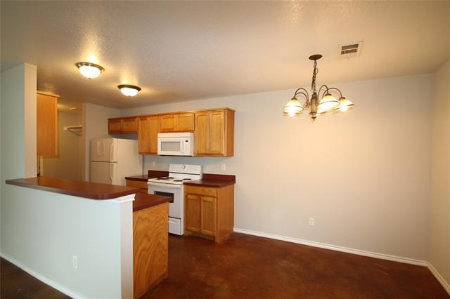 Building Photo - 8024 W Elizabeth Ln