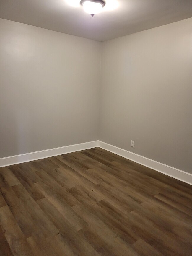 Building Photo - 1372 Creech Dr