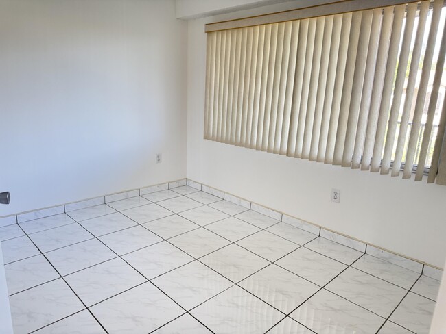Building Photo - 1001 SW 141st Ave