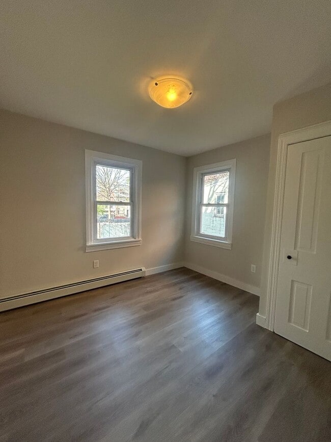 Building Photo - 1015 Chestnut St