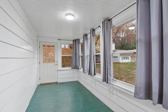 Building Photo - 577 Chandler St