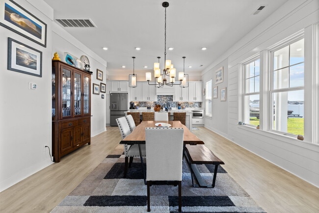 Building Photo - 105 Farmridge Wy