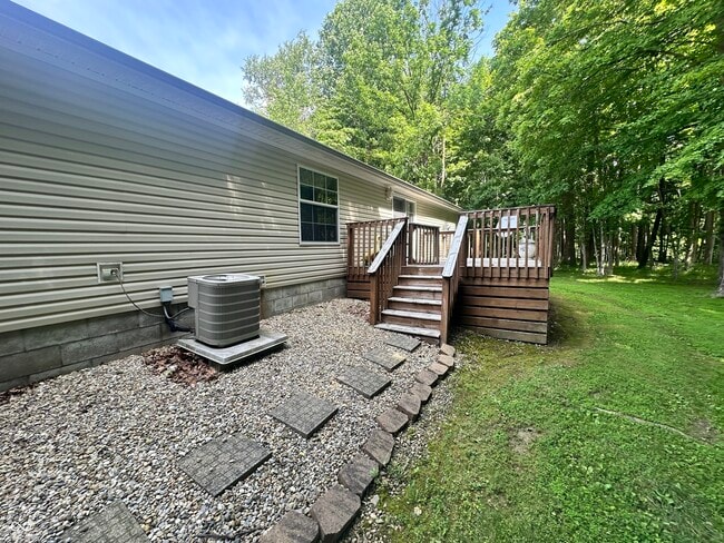 Building Photo - 6081 S County Rd 425 E