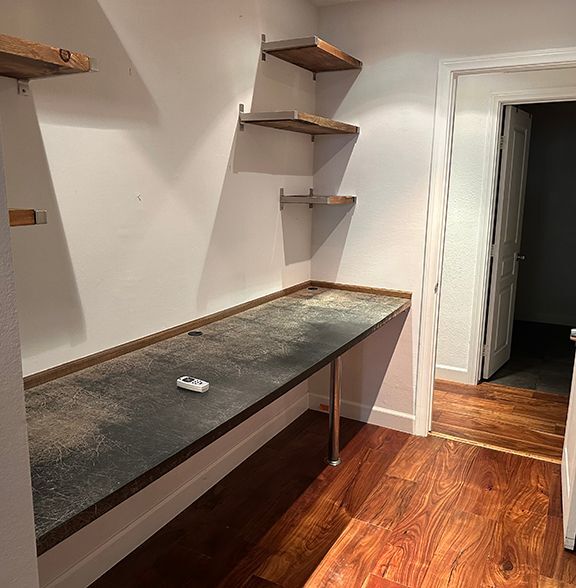 Building Photo - 8400 De Longpre Ave