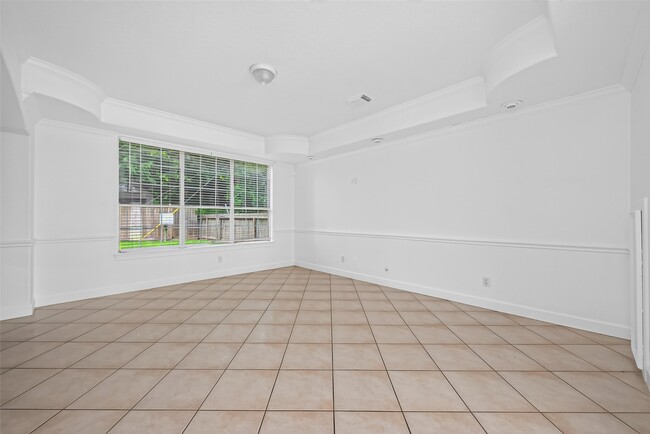 Building Photo - 20003 Fieldtree Dr