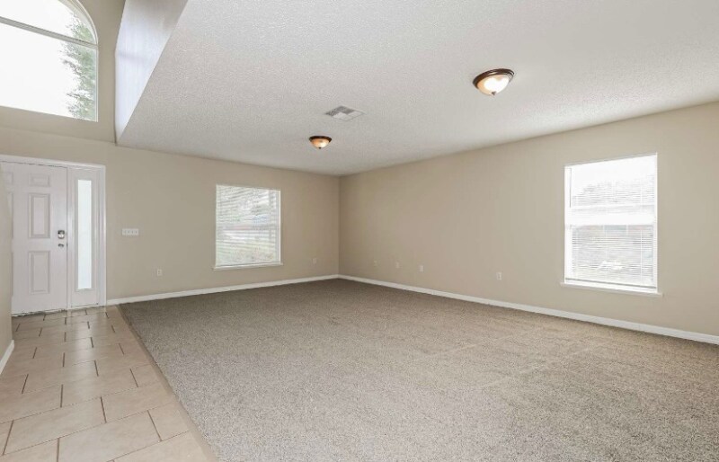 Building Photo - 6024 Kaley Dr