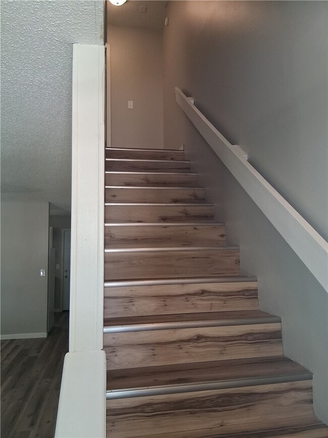 Building Photo - 502 N Betty Jo Dr