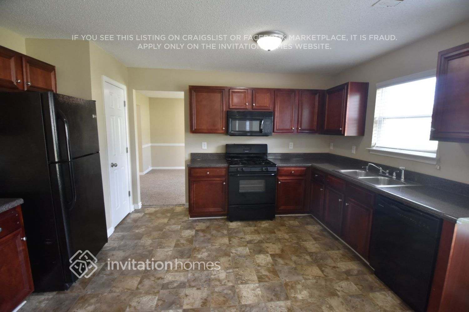 Building Photo - 3632 Rosebud Park Dr