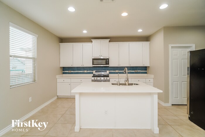 Building Photo - 10430 Rosalina Lp